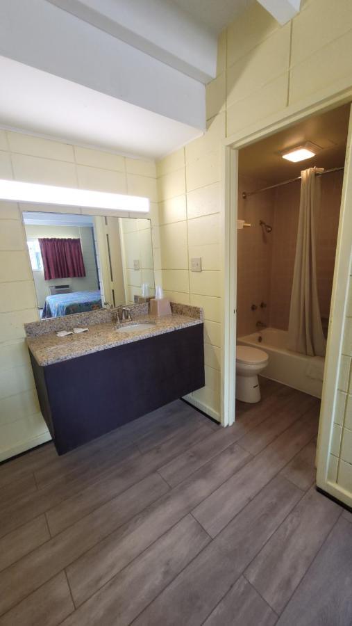 Relax Inn Lucedale Экстерьер фото